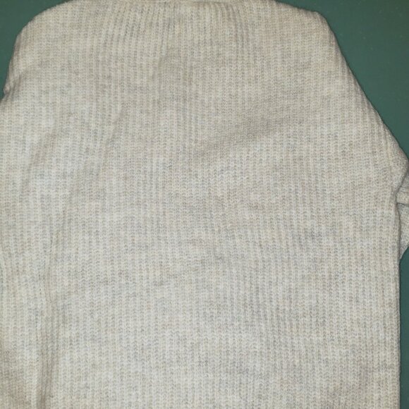 NWOT Vince Camuto Turtlenack Sweater. S - Picture 5 of 6